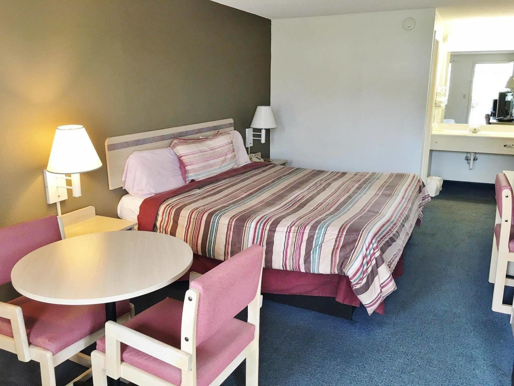 Rodeway Inn Elkton Eksteriør billede