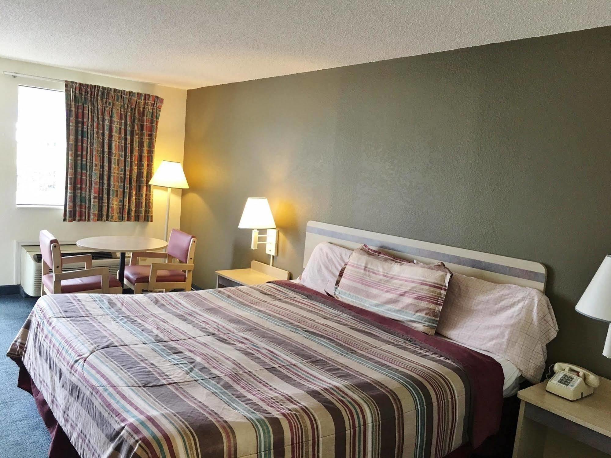 Rodeway Inn Elkton Eksteriør billede